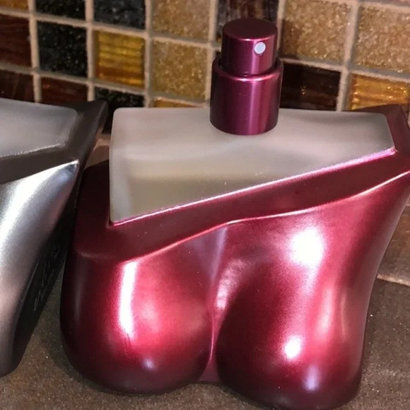 Billie Eilish red bottle - Picture 1 of 2